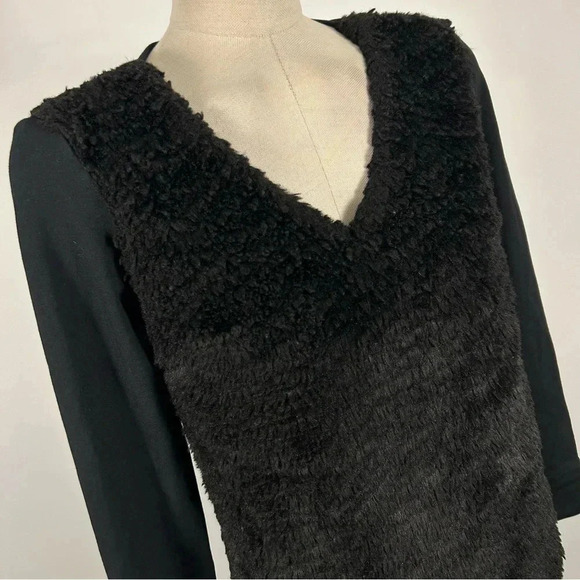 Club Monaco top  fuzzy front S - Picture 4 of 10